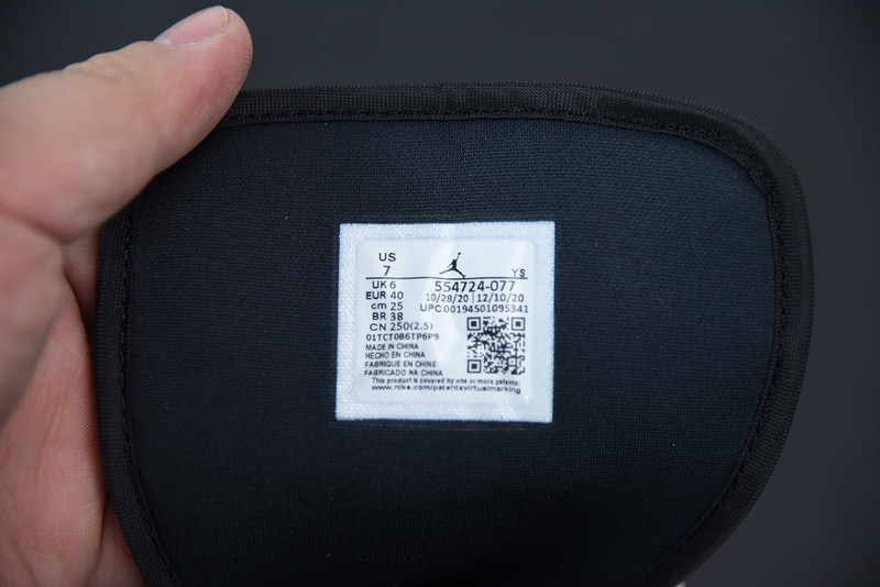 AIR JORDAN 1 MID “HYPER  ROYAL” 554724-077