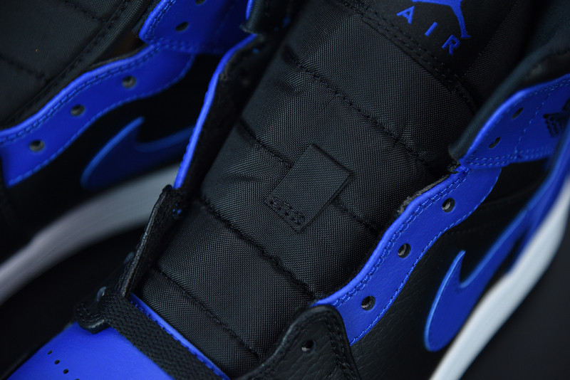 AIR JORDAN 1 MID “HYPER  ROYAL” 554724-077
