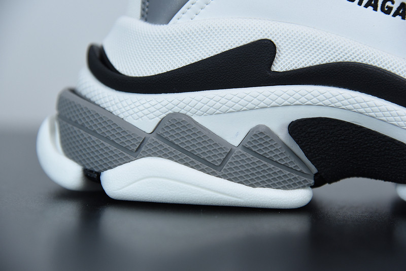 BC TRIPLE S TRAINER 536737 W0901 9089