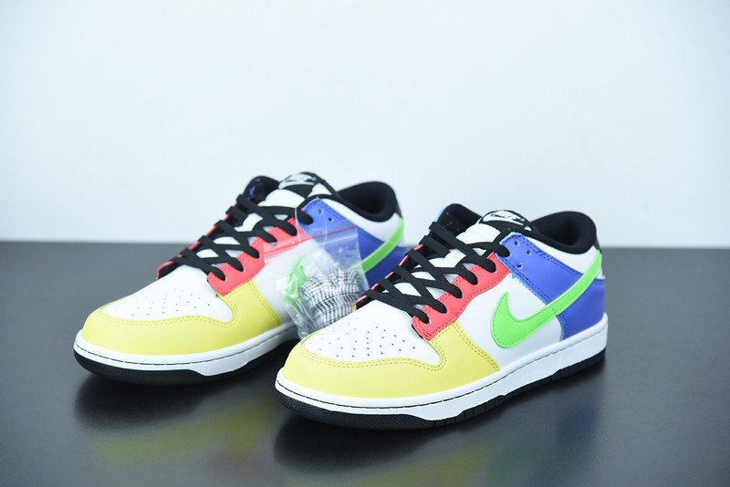 NIKE SB DUNK LOW GREEN STRIKE DD1503-106