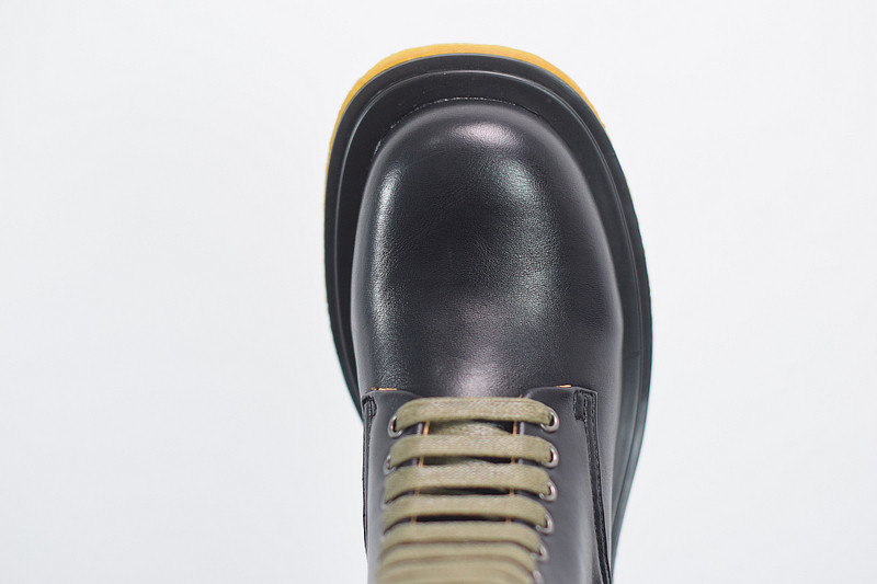 BOTTEGA VENETA SNEAKER