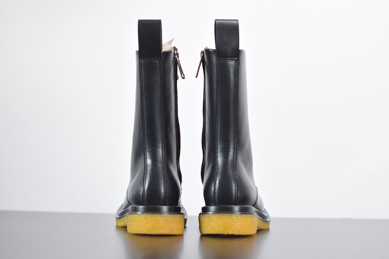 BOTTEGA VENETA SNEAKER