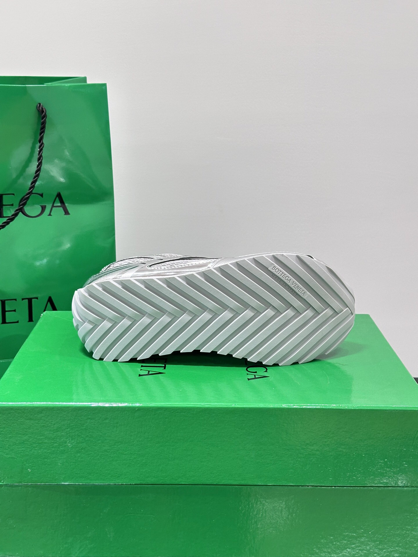 bo*te*ga Ve*ne*ta orbit sneaker