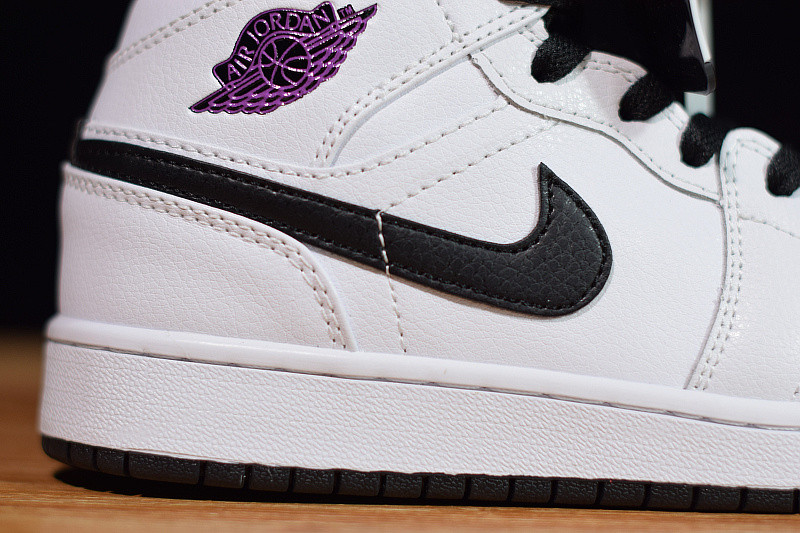 AIR JORDAN 1 MID WHITE BLACK FUCHSIA BLAST (GS) 555112-138