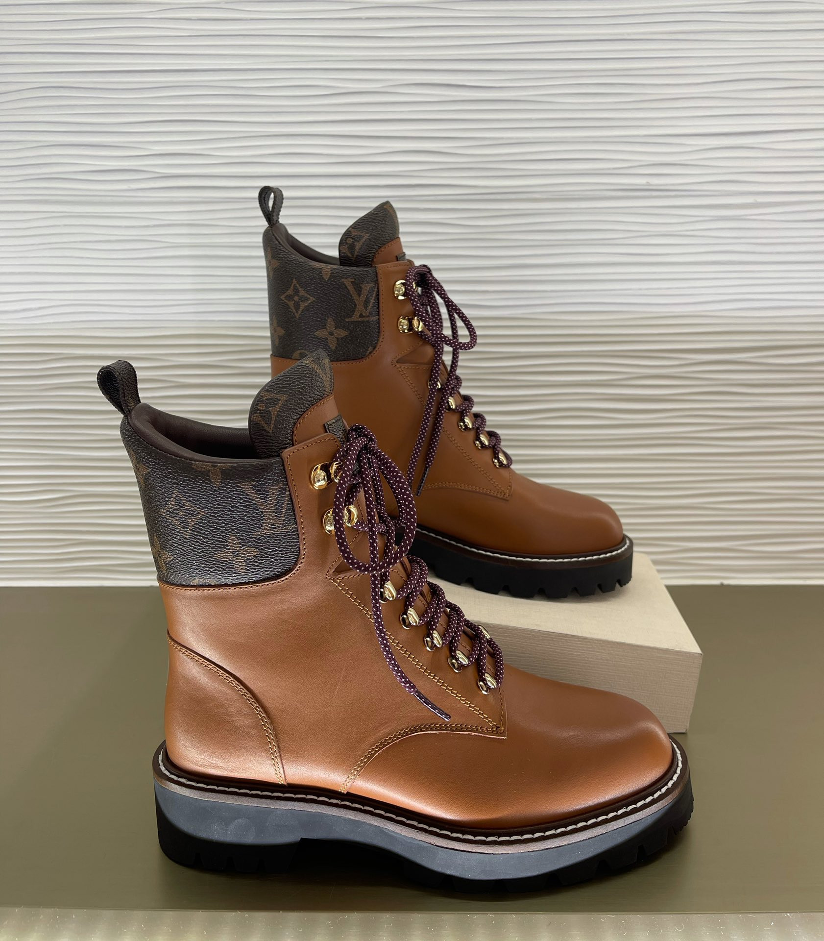 LVT BOOTS