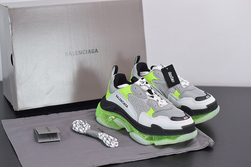 BC TRIPLE S TRAINER 541624 W2FR1 8297