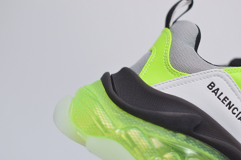 BC TRIPLE S TRAINER 541624 W2FR1 8297
