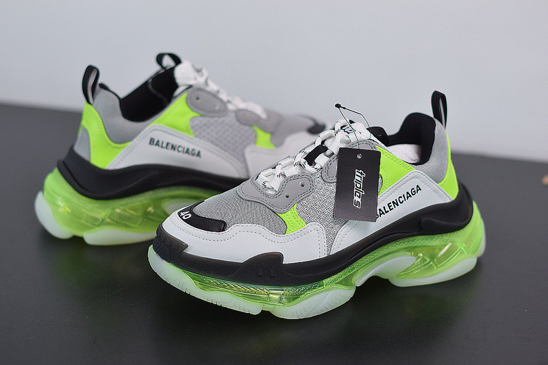 BC TRIPLE S TRAINER 541624 W2FR1 8297