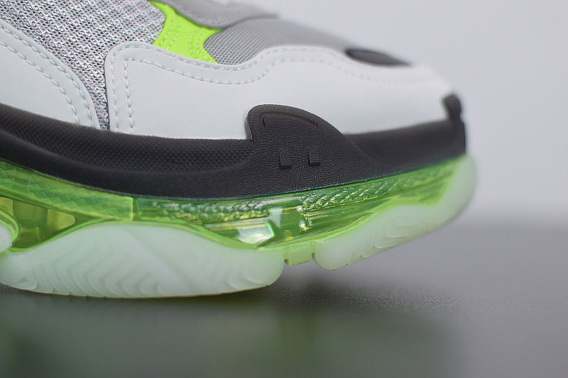 BC TRIPLE S TRAINER 541624 W2FR1 8297