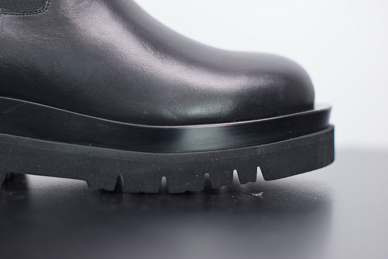 BOTTEGA VENETA SNEAKER