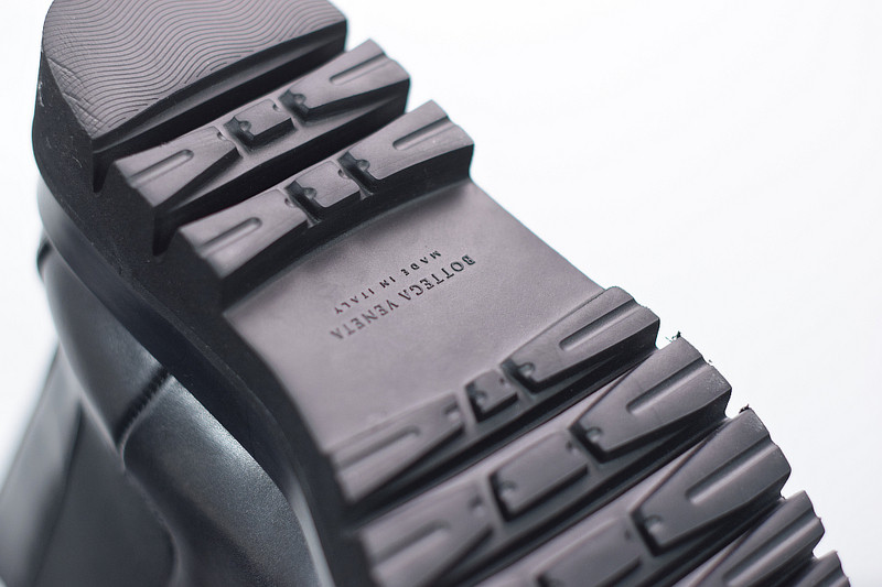 BOTTEGA VENETA SNEAKER