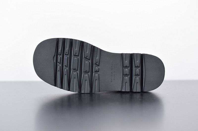 BOTTEGA VENETA SNEAKER