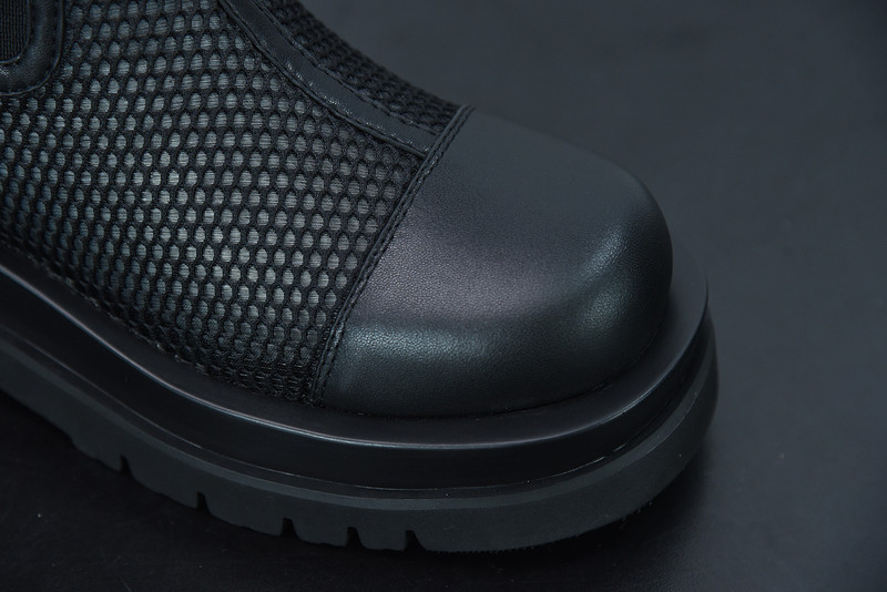 BOTTEGA VENETA SNEAKER