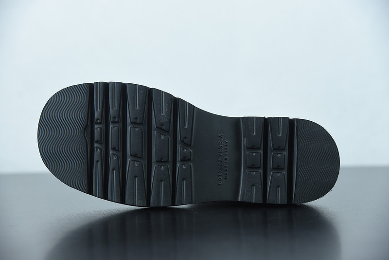 BOTTEGA VENETA SNEAKER