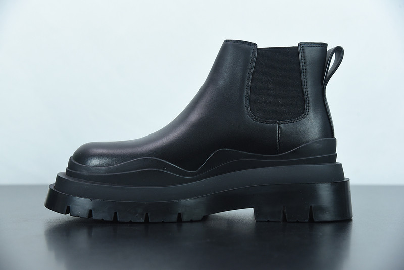 BOTTEGA VENETA SNEAKER