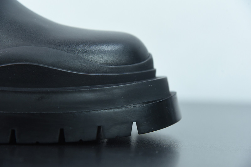 BOTTEGA VENETA SNEAKER