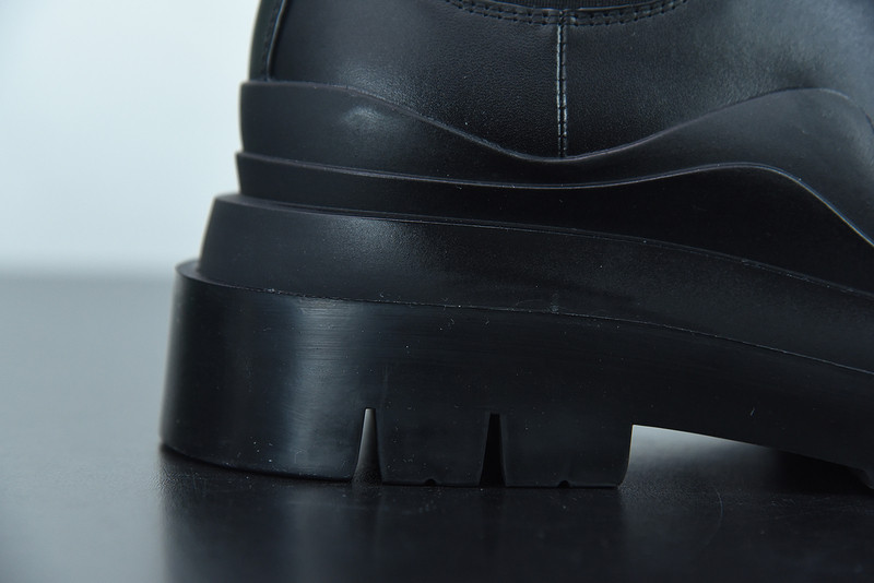 BOTTEGA VENETA SNEAKER