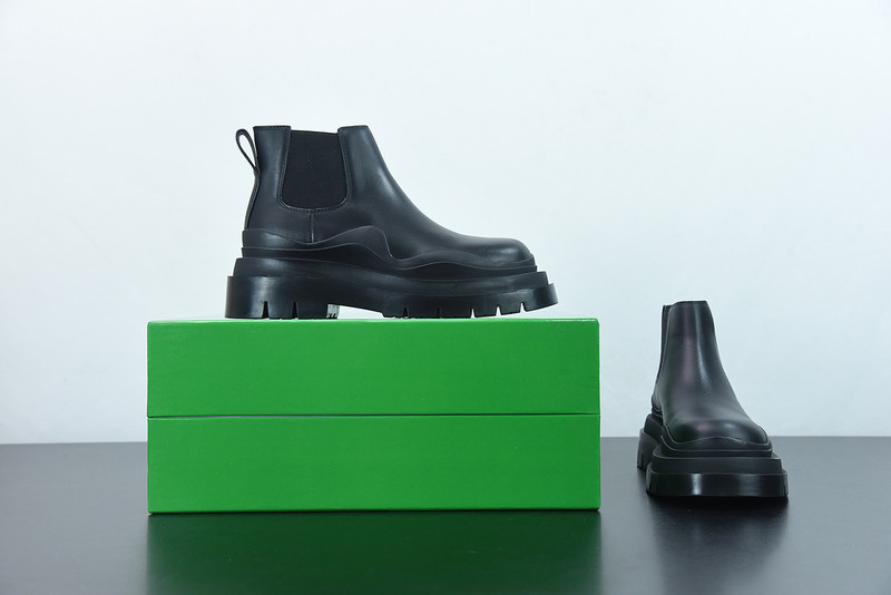 BOTTEGA VENETA SNEAKER