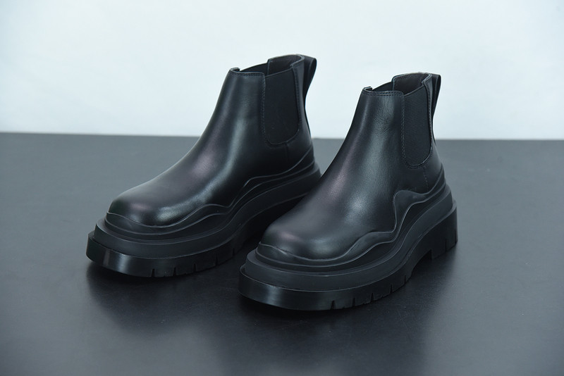 BOTTEGA VENETA SNEAKER