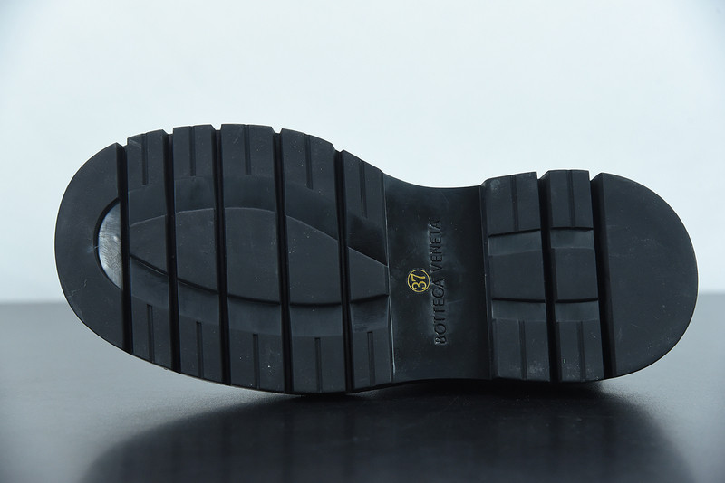 BOTTEGA VENETA SNEAKER