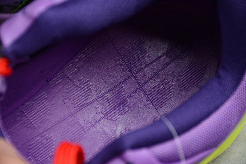 NIKE ZOOM KOBE 7 Supreme