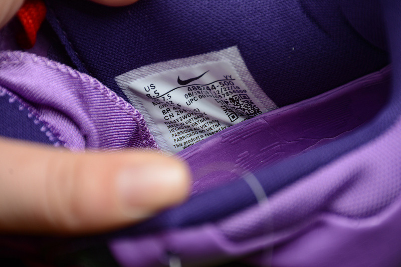 NIKE ZOOM KOBE 7 Supreme