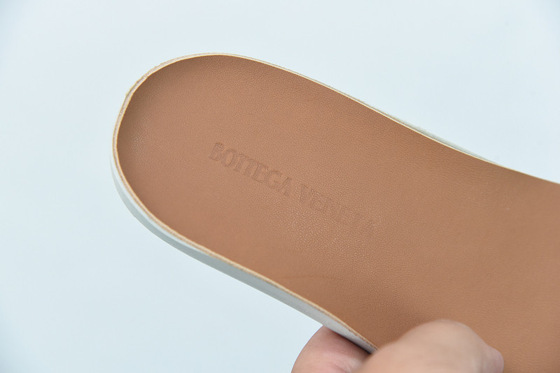 BOTTEGA VENETA SNEAKER