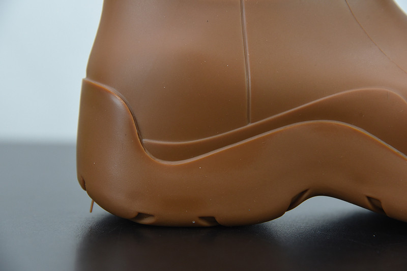 BOTTEGA VENETA SNEAKER