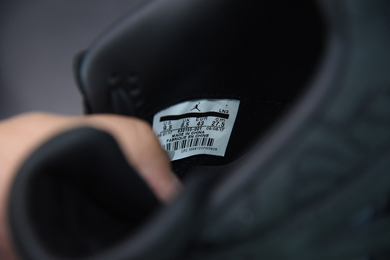 AIR JORDAN 4 RETRO KAWS "KAWS" 930155-001