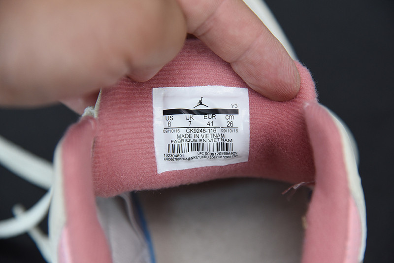 WMNS AIR JORDAN 3 RETRO