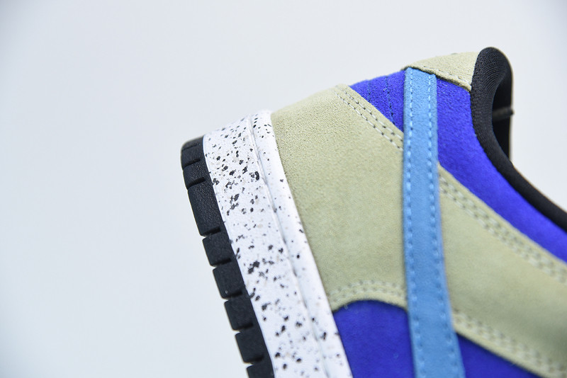 NIKE SB DUNK LOW “CELADON” BQ6817-301