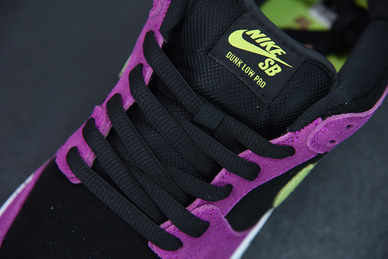 NIKE SB DUNK LOW “RED PLUM” BQ6817-501