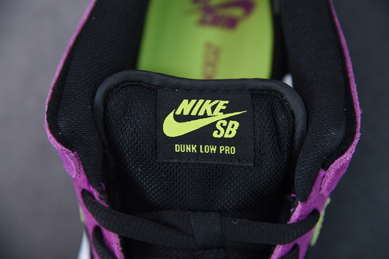 NIKE SB DUNK LOW “RED PLUM” BQ6817-501