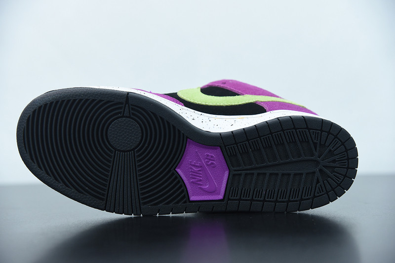 NIKE SB DUNK LOW “RED PLUM” BQ6817-501