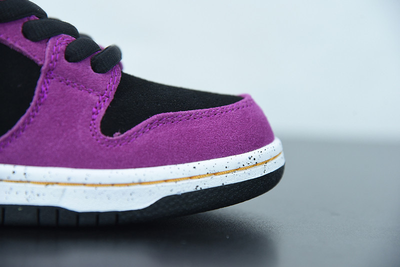 NIKE SB DUNK LOW “RED PLUM” BQ6817-501