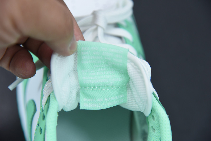 NIKE SB DUNK LOW GREEN GLOW DD1503-105