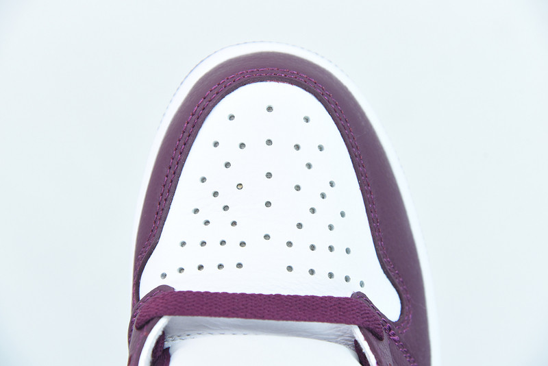 AIR JORDAN 1 RETRO HIGH OG “BORDEAUX” 555088-611