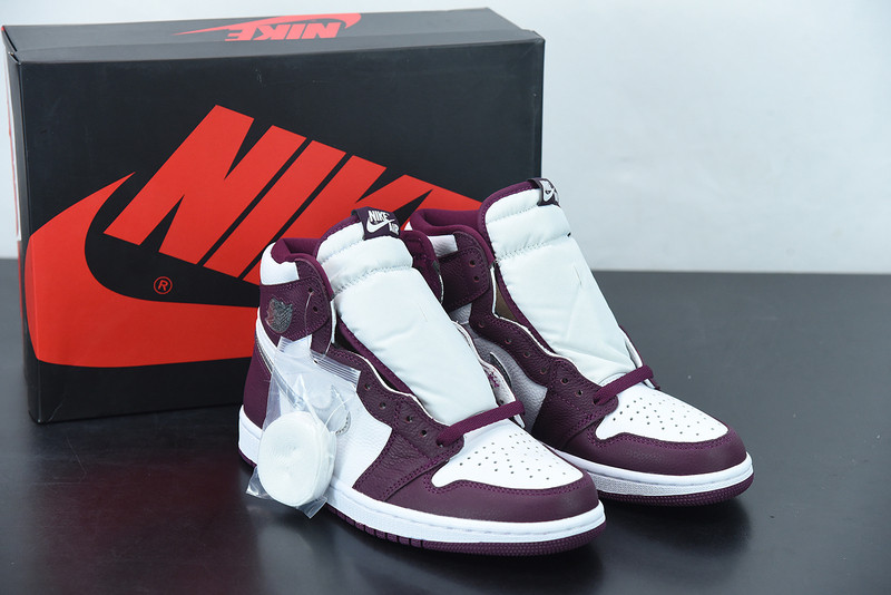 AIR JORDAN 1 RETRO HIGH OG “BORDEAUX” 555088-611
