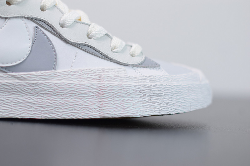 SACAI X NIKE SB BLAZER MID