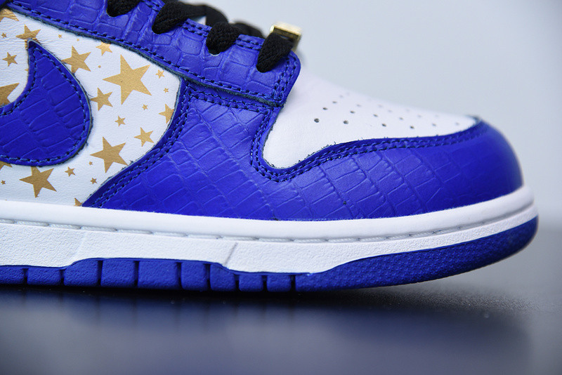 Supreme X NIKE SB DUNK LOW WHITE/METALLIC GOLD-HYPER BLUE DH3228-100