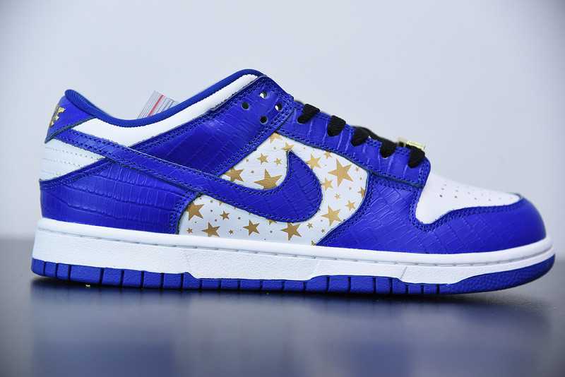 Supreme X NIKE SB DUNK LOW WHITE/METALLIC GOLD-HYPER BLUE DH3228-100