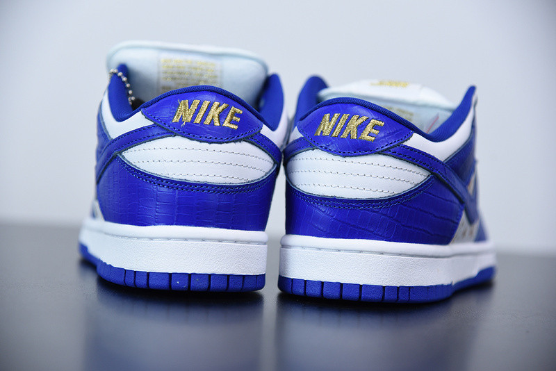 Supreme X NIKE SB DUNK LOW WHITE/METALLIC GOLD-HYPER BLUE DH3228-100