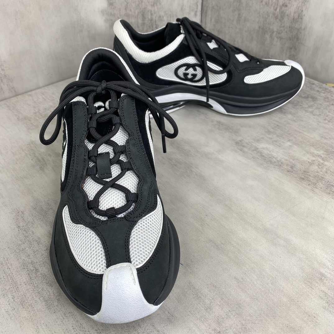 G*u*i sneaker