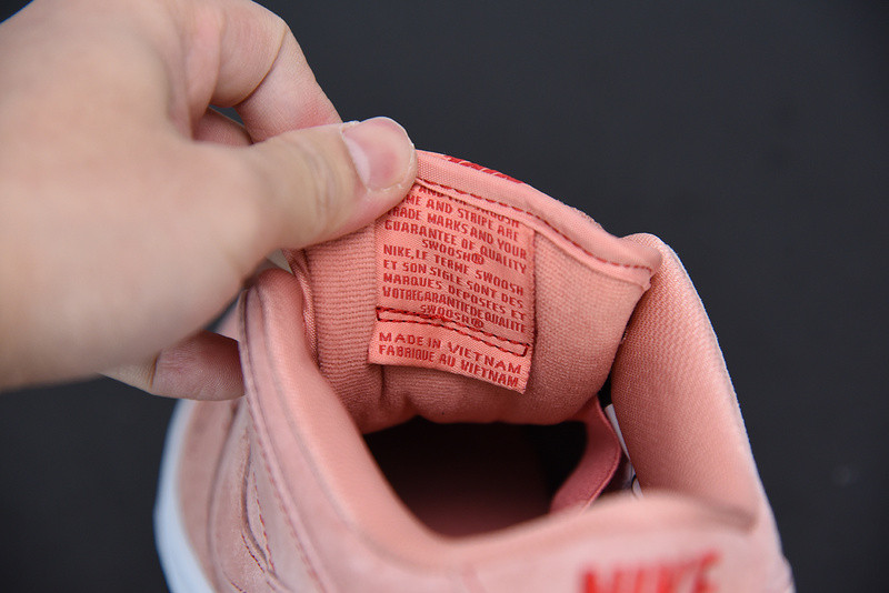 NIKE SB DUNK LOW “PINK PIG” CV1655-600