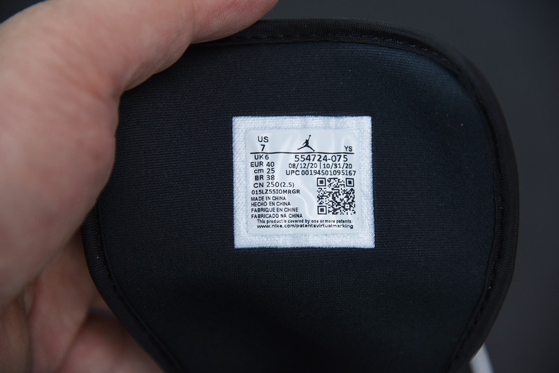 AIR JORDAN 1 MID BLACK CHILE RED WHITE 554724-075