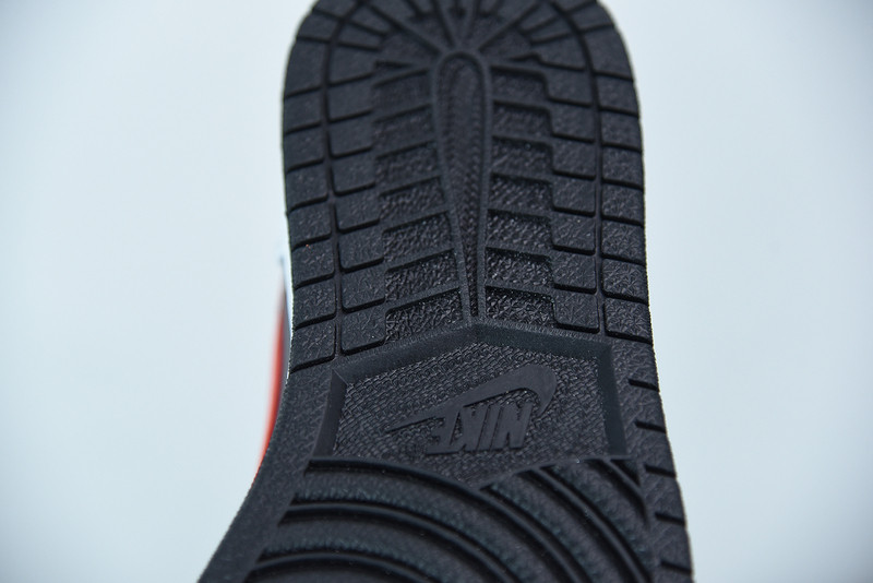 AIR JORDAN 1 MID BLACK CHILE RED WHITE 554724-075