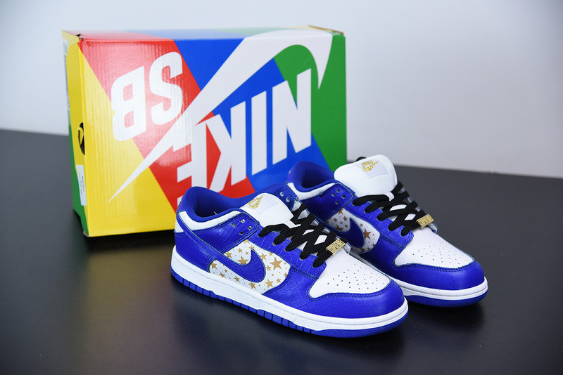 Supreme X NIKE SB DUNK LOW WHITE/METALLIC GOLD-HYPER BLUE DH3228-100