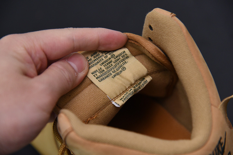 NIKE AIR FORCE 1 HIGH