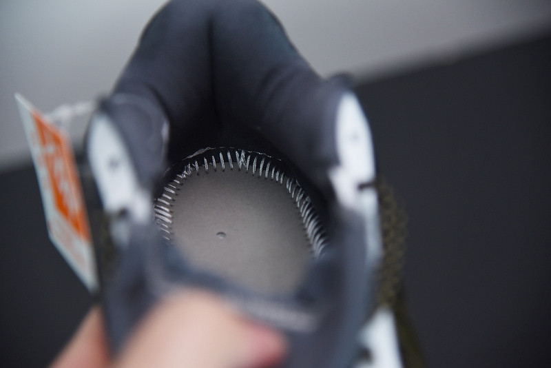 NIKE KOBE V PROTRO BLACK WHITE GOLD CD0824-127