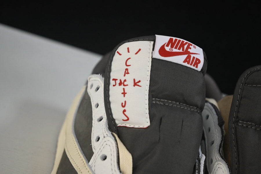 TRAVIS SCOTT X AIR JORDAN 1 LOW OG “REVERSE MOCHA” DM7866-162